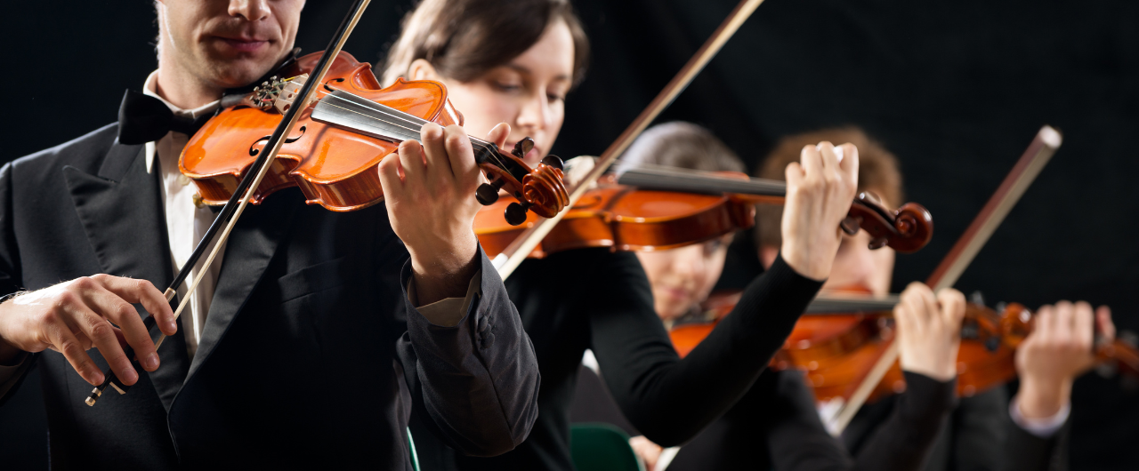 Photo d'un orchestre de violons